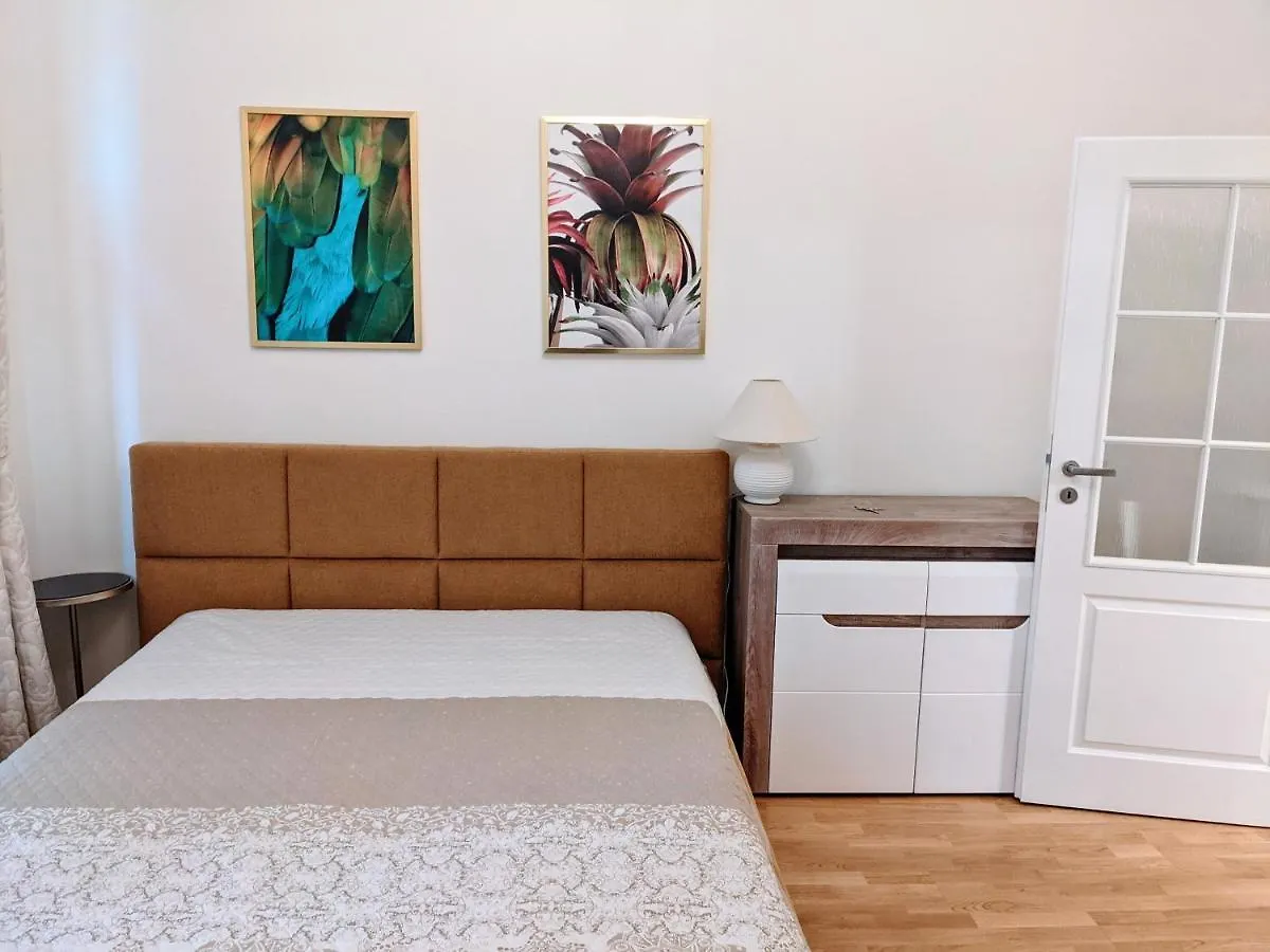 W Apartment, Vintage Style, Next To Wenceslas Square, Prague Center Apartment